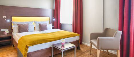 Comfort Room | In-room safe, desk, blackout drapes, soundproofing