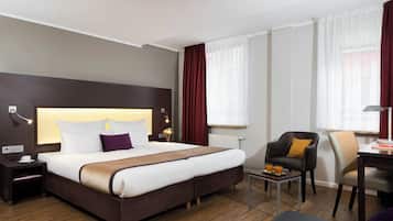 Habitación Deluxe con 1 cama doble o 2 individuales, 1 habitación | Caja fuerte, escritorio, cortinas opacas y sistema de insonorización