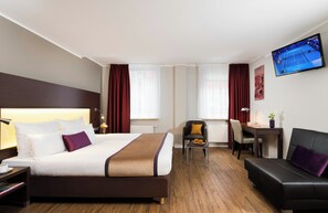 Deluxe Double or Twin Room, 1 Bedroom - Leonardo Hotel München City Center (Munich)