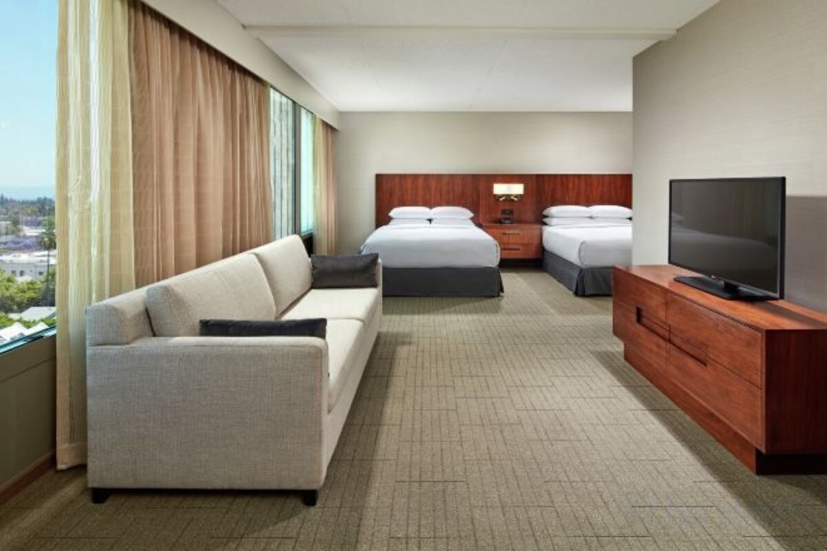 Accessible Two Queen Junior Suite with Shower