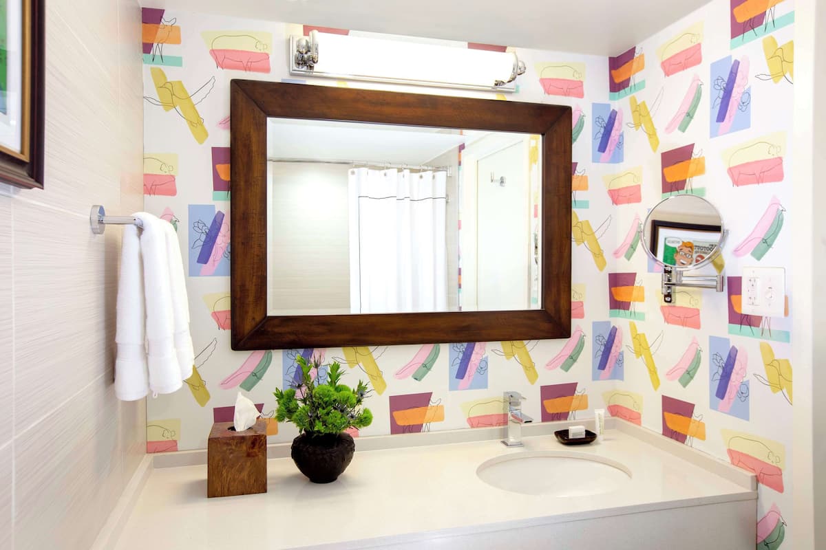 shower, free toiletries, towels