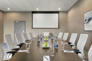 Meeting facility - Embassy Suites by Hilton Montreal Airport (Pointe Claire)