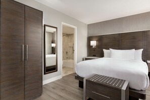 Chambre, 1 grand lit | 1 chambre, literie de qualité, lit avec matelas à plateau-coussin