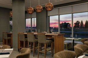Breakfast, lunch and dinner served  - Embassy Suites by Hilton Montreal Airport (Pointe Claire)
