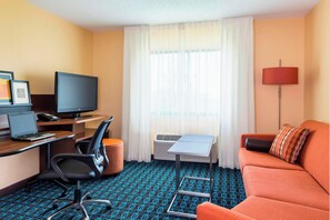 Suite ejecutiva, 1 cama de matrimonio grande con sofá cama, no fumadores | Zona de estar | Una televisión LCD, Netflix, Hulu, servicios de streaming