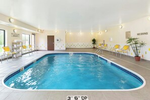 Una piscina cubierta