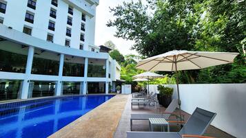 Udendørs pool, liggestole