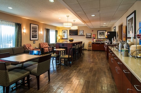 Restaurant. Hampton Inn Boise - Airport
