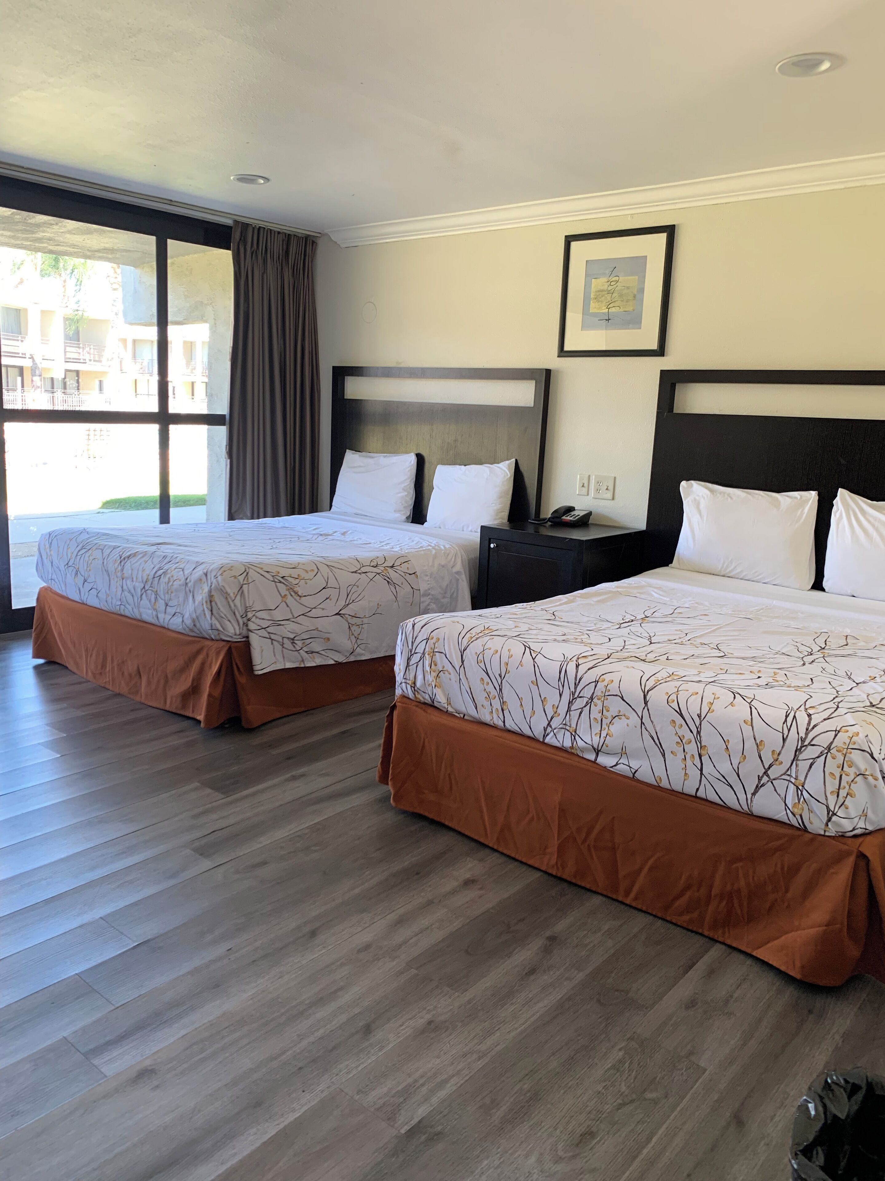 Individually furnished, desk, iron/ironing board, free WiFi