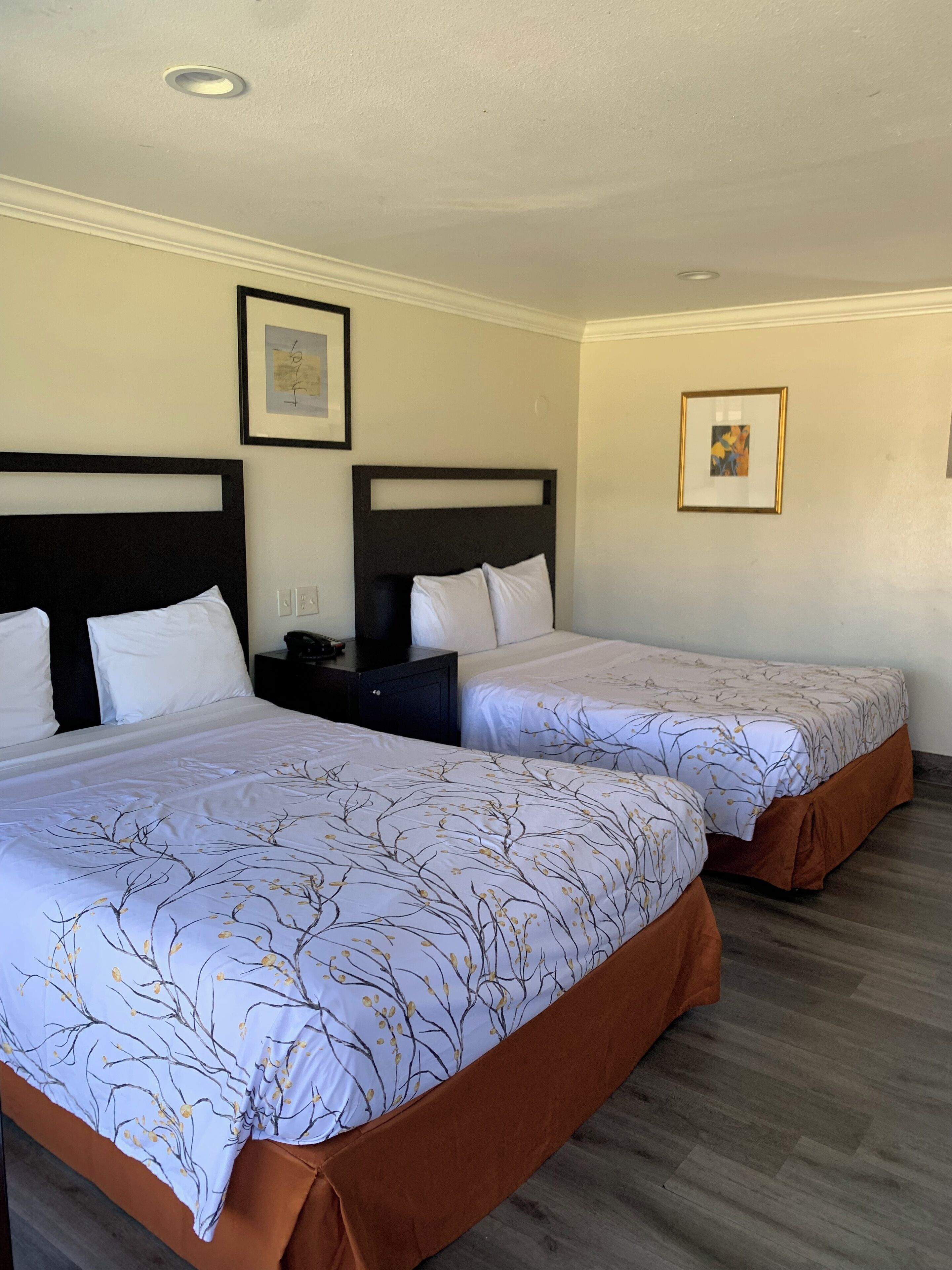 Photo - Valley Inn