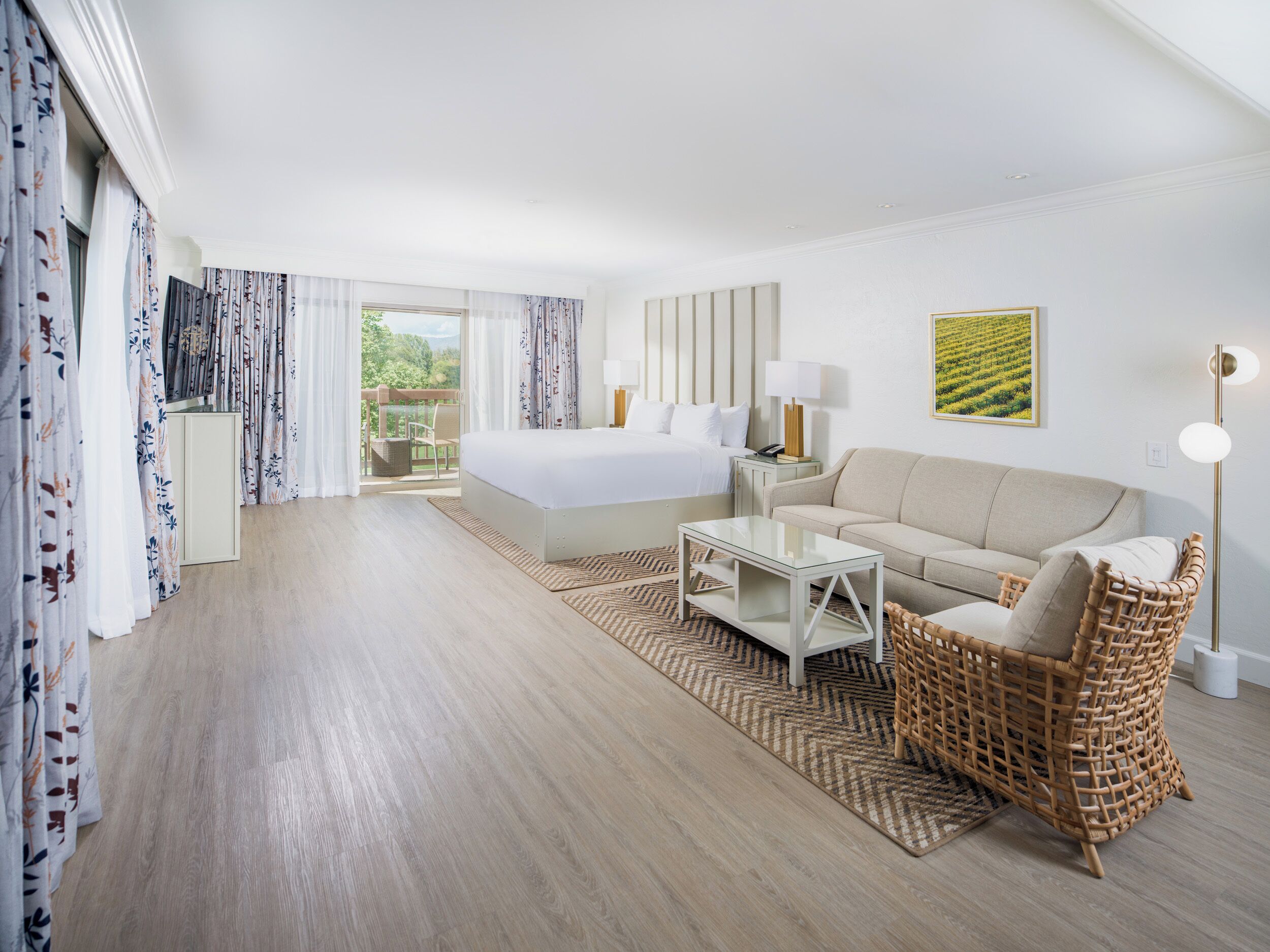 Premium Room, 1 King Bed, Corner