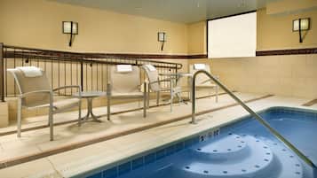 Innenpool, Cabañas (kostenlos)