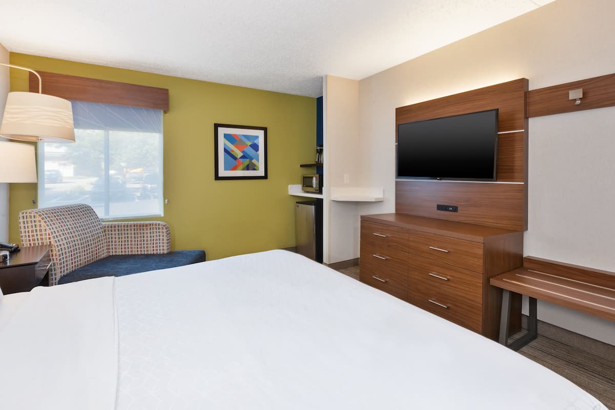 In-room safe, desk, blackout drapes, iron/ironing board