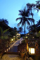 身体护理、体膜护理、身体磨砂、面部护理、按摩/护理室、指（趾）甲修剪和护理