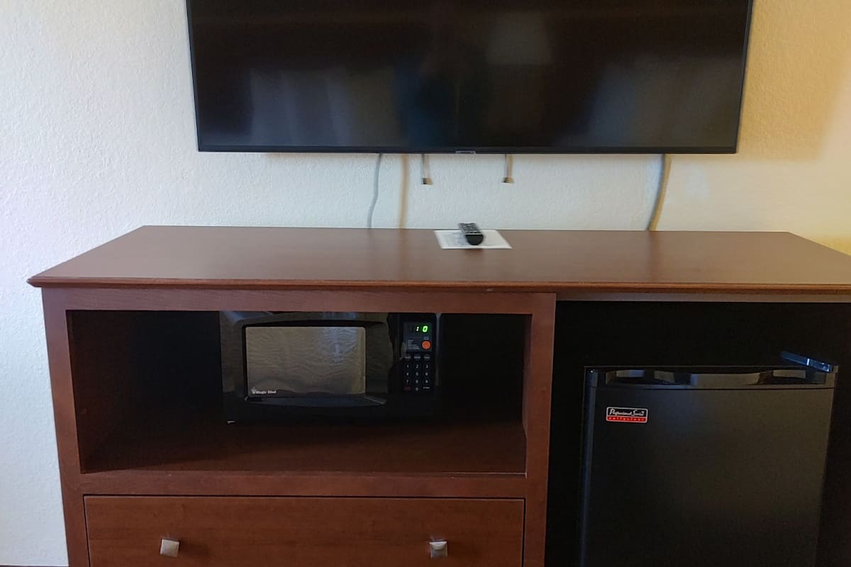 1 bedroom, down duvets, pillow-top beds, individually decorated