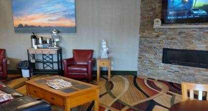 Days Inn & Suites by Wyndham Fargo 19th Ave/Airport Dome