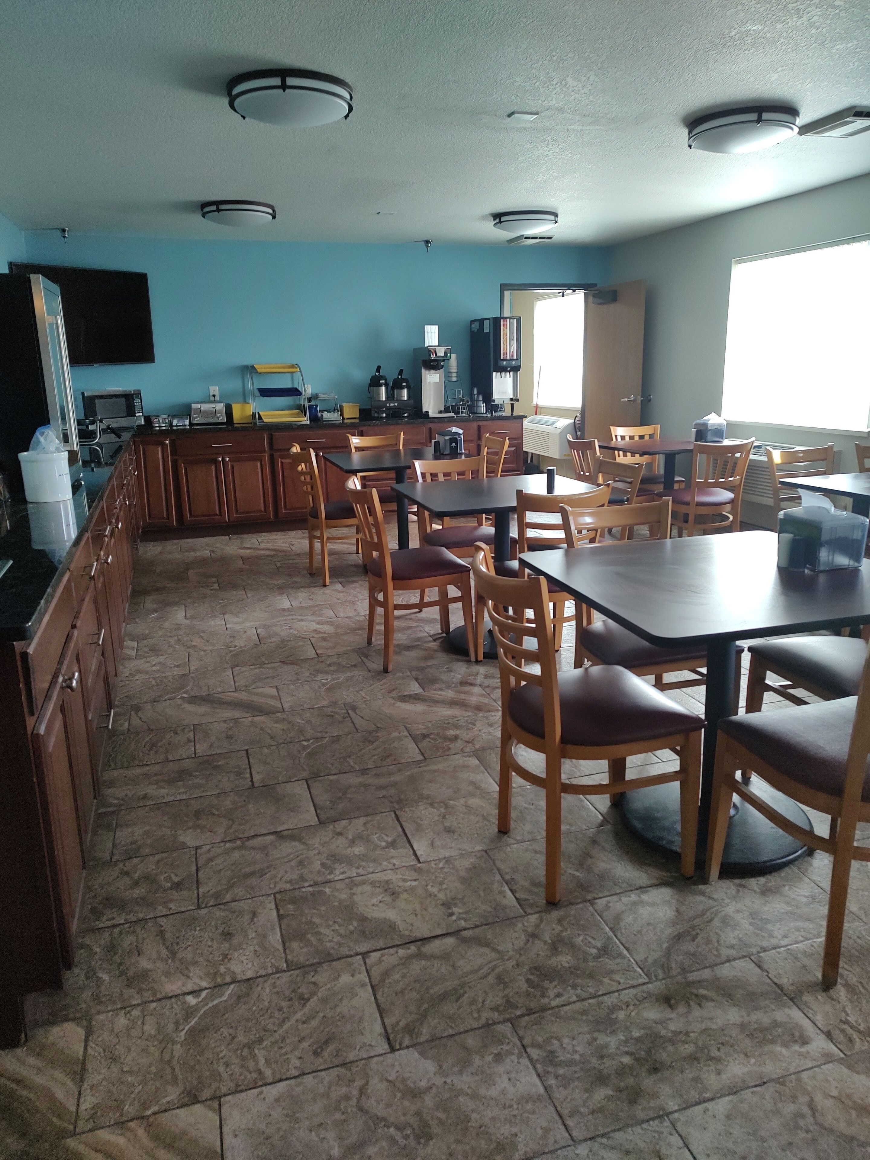 free daily on-the-go breakfast