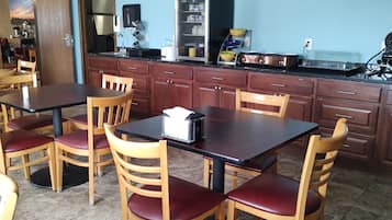 Termasuk sarapan segera setiap hari