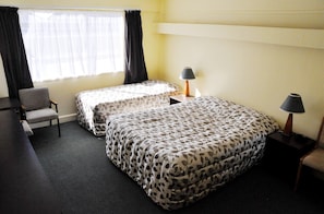 Een strijkplank/strijkijzer, gratis wifi