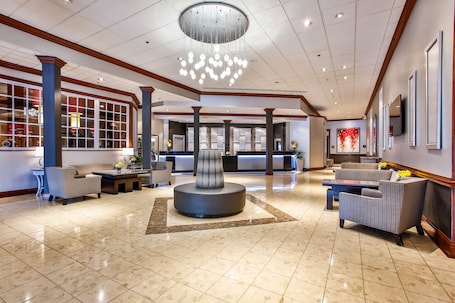 Interior entrance. DoubleTree by Hilton Chicago - Alsip