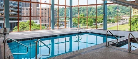 Indoor pool, sun loungers