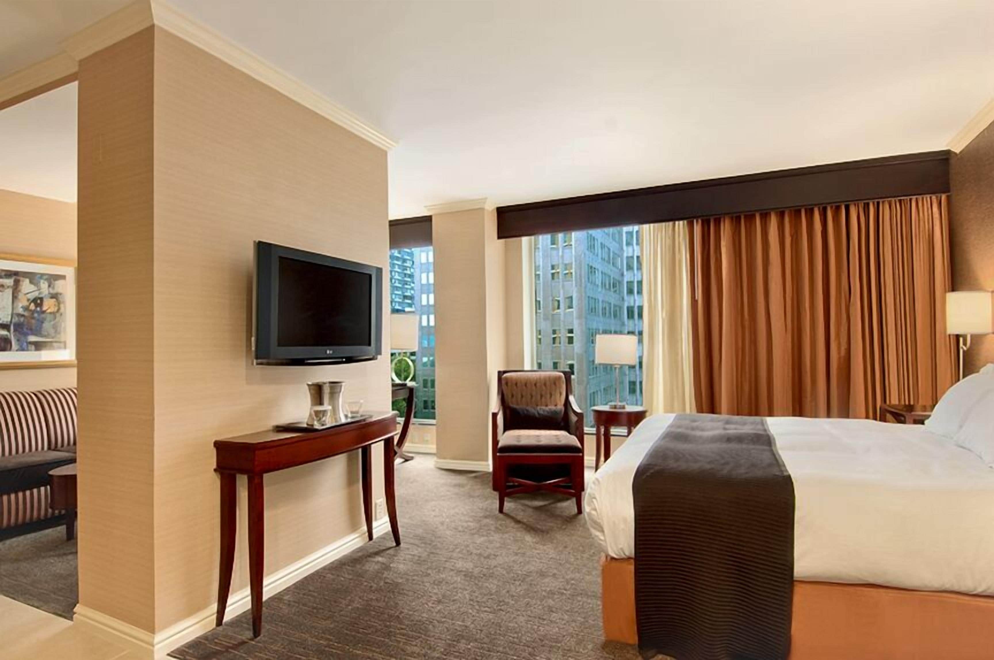 Junior Suite, 1 King Bed, Non Smoking