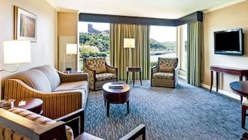 套房, 2 張標準雙人床, 非吸煙房 (One-Bedroom Suite) | 高級寢具、舒適加層、書桌、遮光布/窗簾