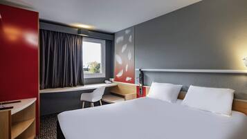 Standard-Doppelzimmer, 1 Doppelbett | Hochwertige Bettwaren, Schreibtisch, schallisolierte Zimmer