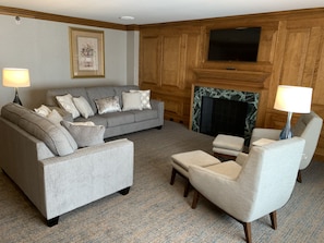 Suite, 2 Bedrooms | Living area | TV, pay films