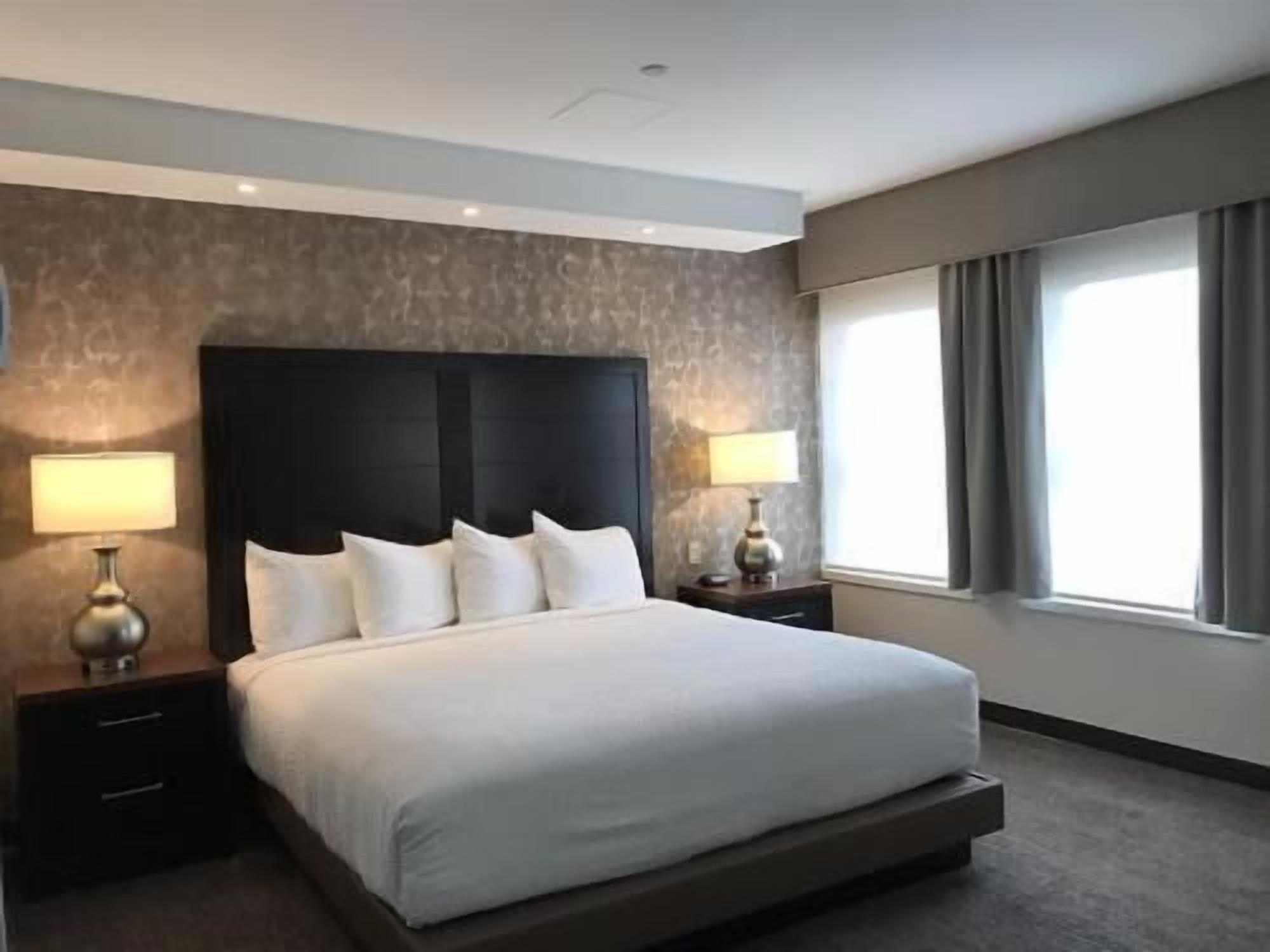 Ropa de cama de alta calidad y escritorio 