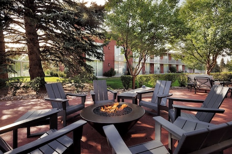 Breakfast, lunch and dinner served