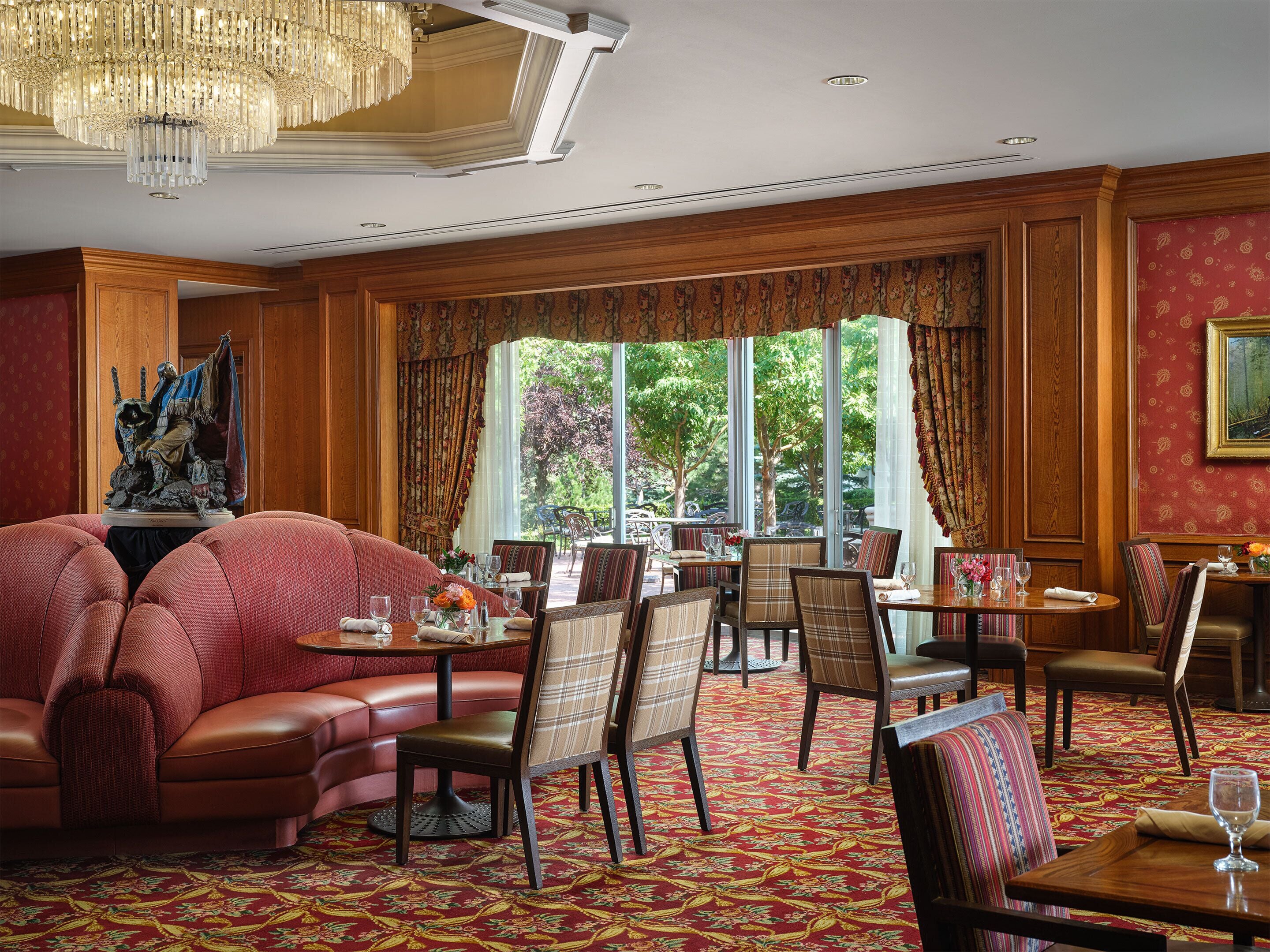 Breakfast, lunch and dinner served