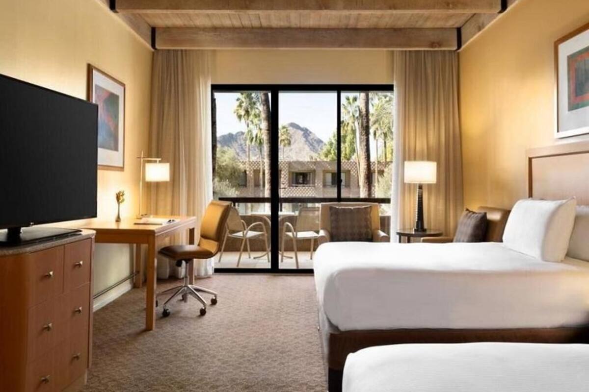 Premium bedding, down comforters, in-room safe, blackout drapes