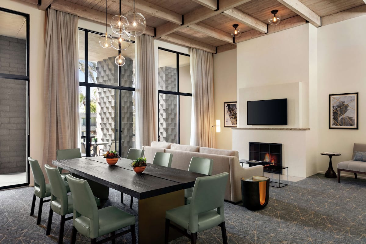 One Bedroom Suite, One King Bed, Non-Smoking | 1 bedroom, premium bedding, down comforters, in-room safe