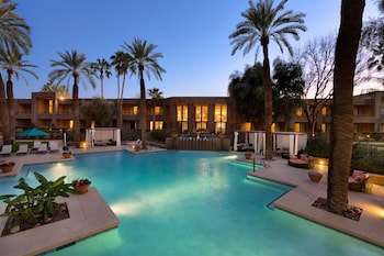 Exterior at DoubleTree Resort by Hilton Paradise Valley - Scottsdale