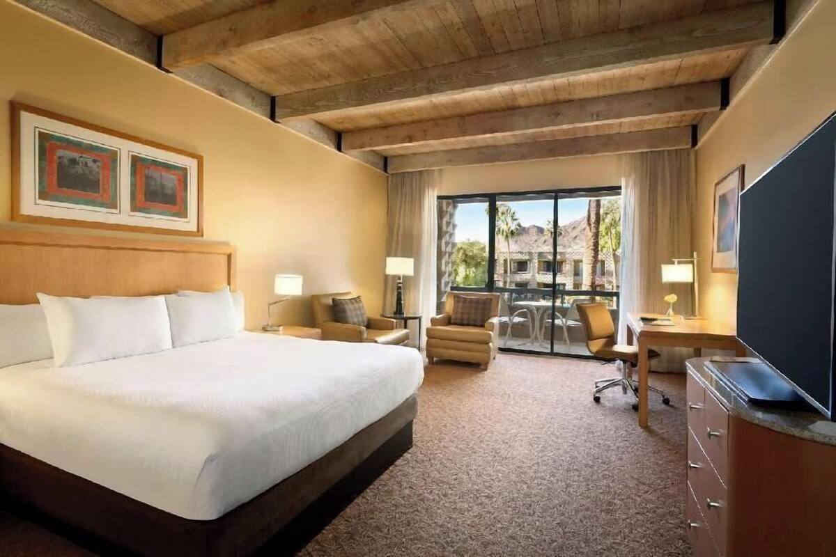 Premium bedding, down comforters, in-room safe, blackout drapes