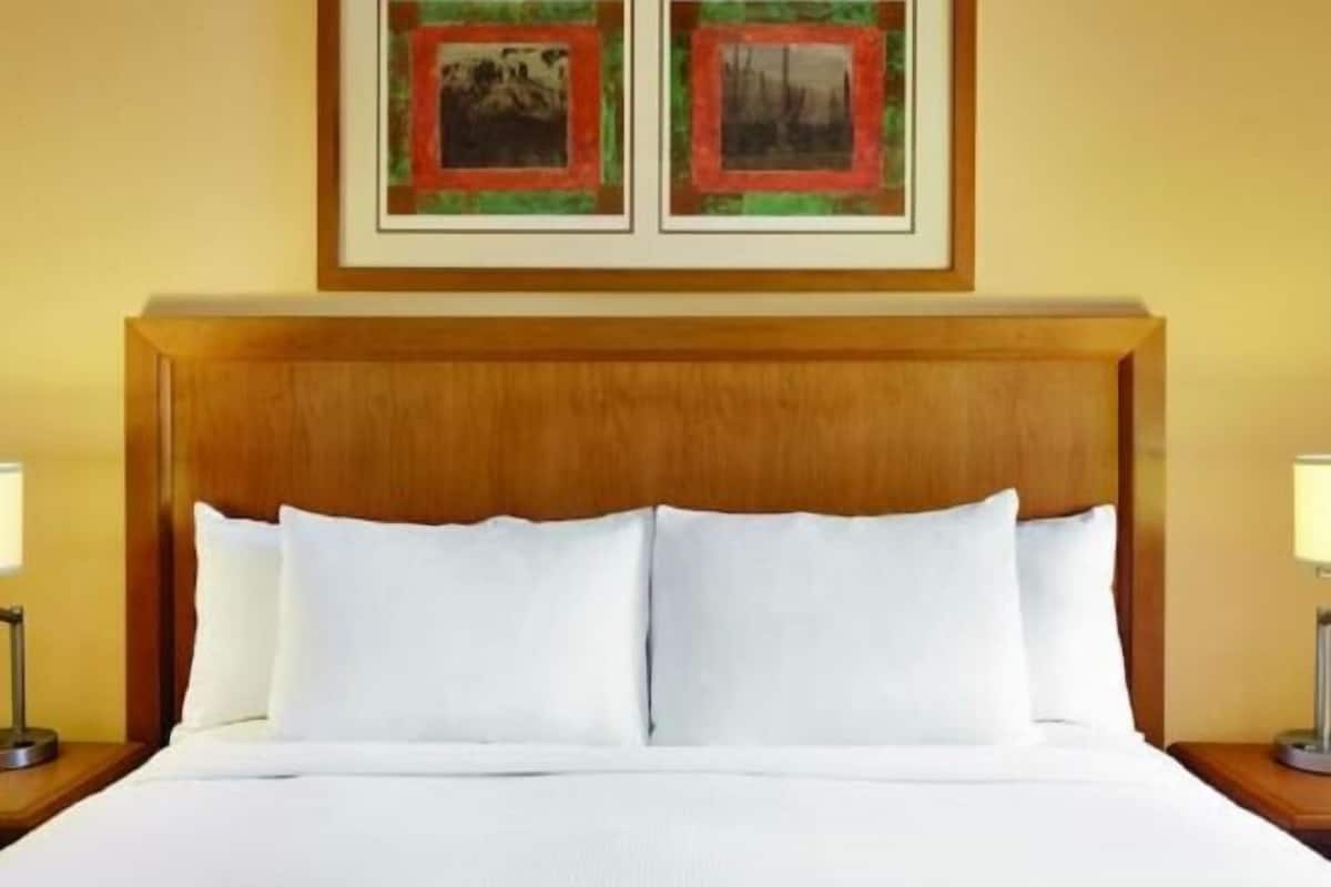 1 bedroom, premium bedding, down comforters, in-room safe