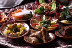 Petit déjeuner (60 SAR par personne)