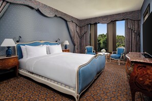 Suite Royale, fumeurs | 1 chambre, minibar, coffres-forts dans les chambres, bureau