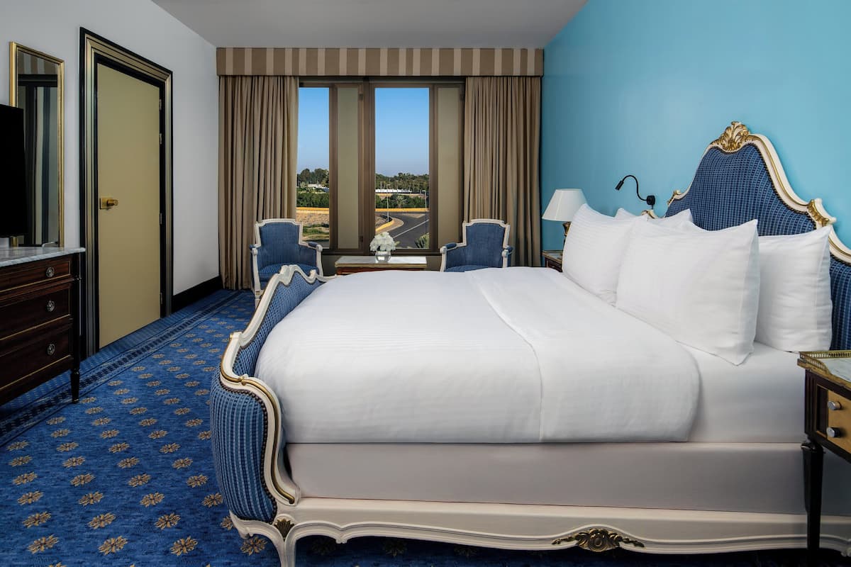 1 bedroom, minibar, in-room safe, desk