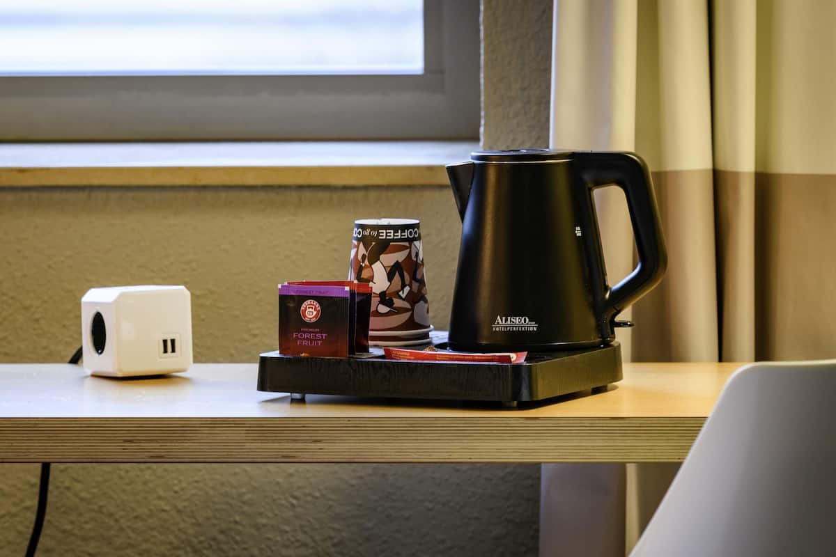 Room, 1 Double Bed, River View | Hypo-allergenic bedding, in-room safe, desk, soundproofing