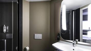 Hypo-allergenic bedding, in-room safe, desk, soundproofing