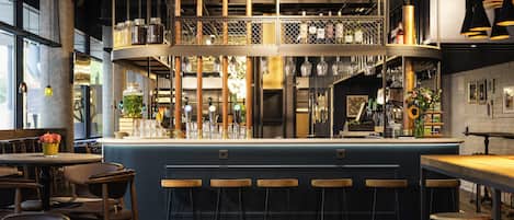 Bar (in der Unterkunft)