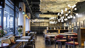 Dagelijks ontbijtbuffet (EUR 19 per persoon)