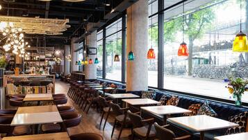 Dagelijks ontbijtbuffet (EUR 19 per persoon)