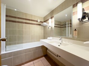 Privilege, Habitación doble, 1 cama matrimonial | Baño | Amenidades de baño gratuitas, secadora de cabello, toallas 