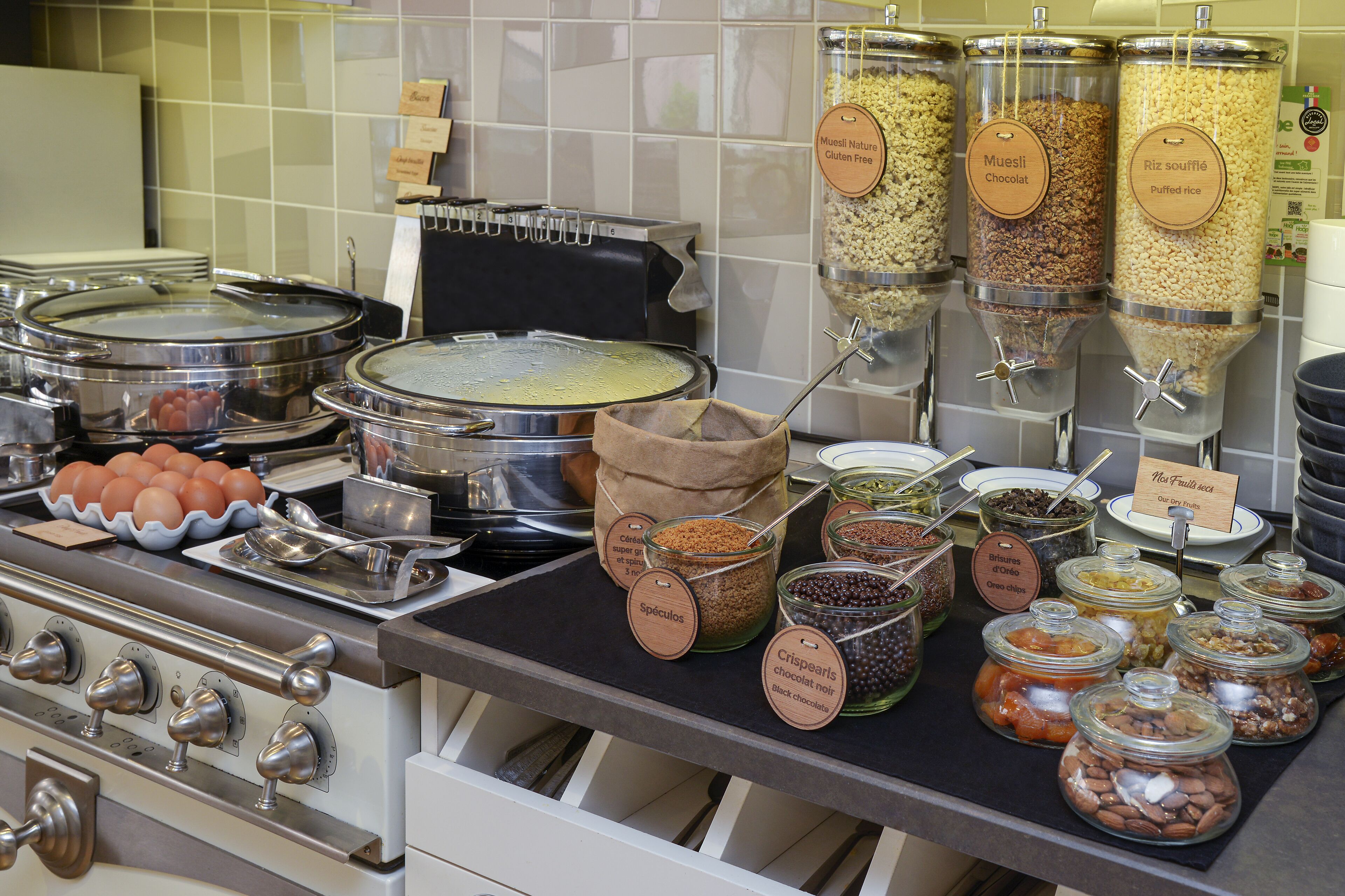 daily buffet breakfast (eur 21 per person)