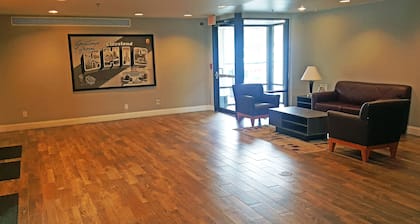 Super 8 By Wyndham Brook Park Cleveland
