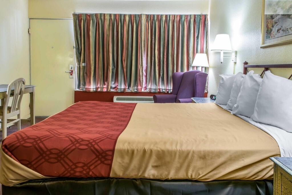 Desk, blackout curtains, iron/ironing board, free WiFi