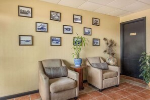 Lobby - Econo Lodge Fort Knox (Radcliff)